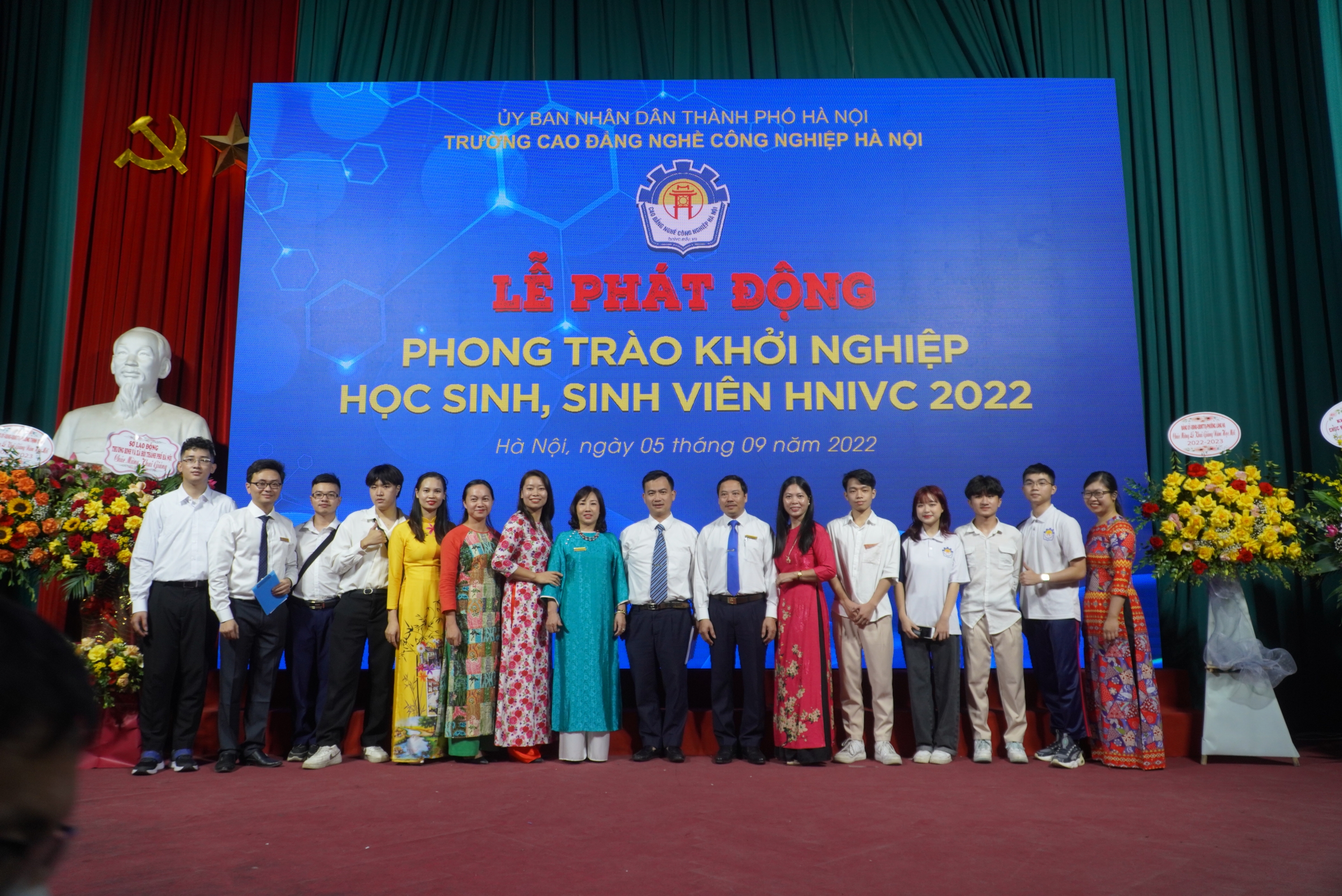 Phát động phong trào khởi nghiệp của sinh viên hnivc 2022