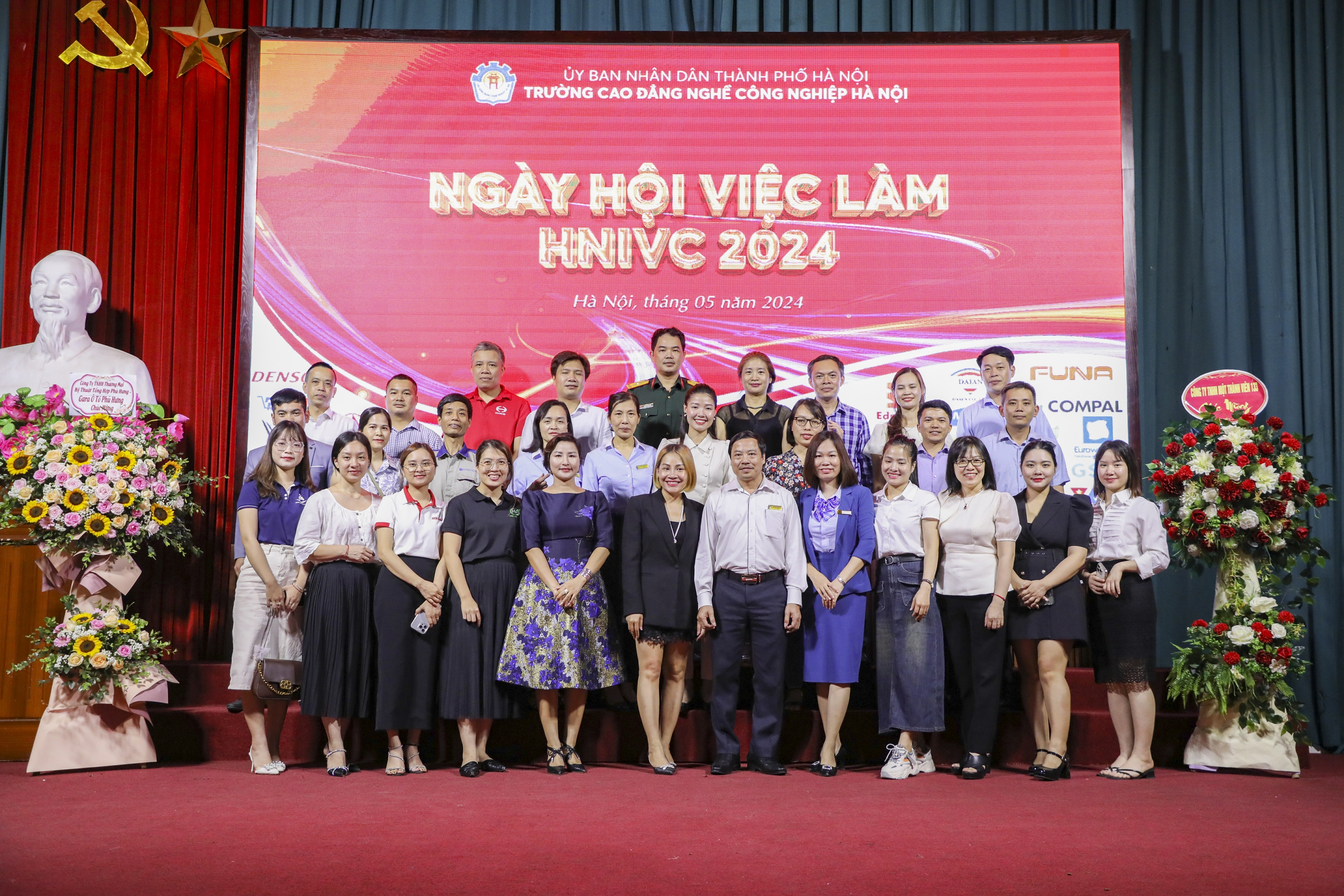 KHÁM PHÁ CƠ HỘI NGHỀ NGHIỆP TẠI “NGÀY HỘI VIỆC LÀM HNIVC 2024”