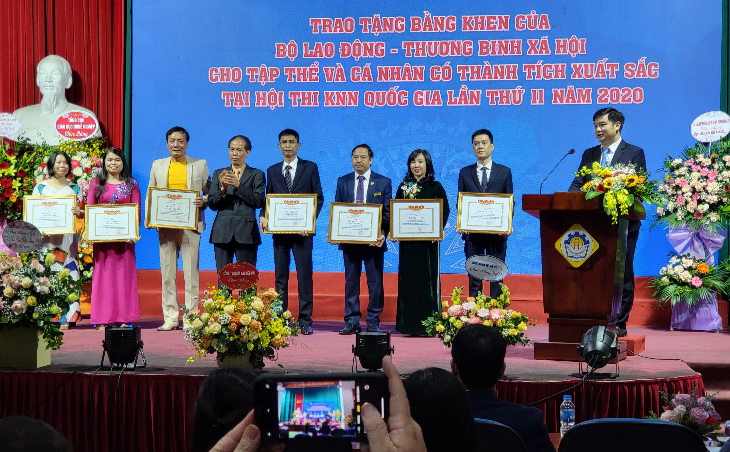 Lễ kỷ niệm ngày nhà giáo việt nam 20/11 và khai giảng năm học 2021- 2022