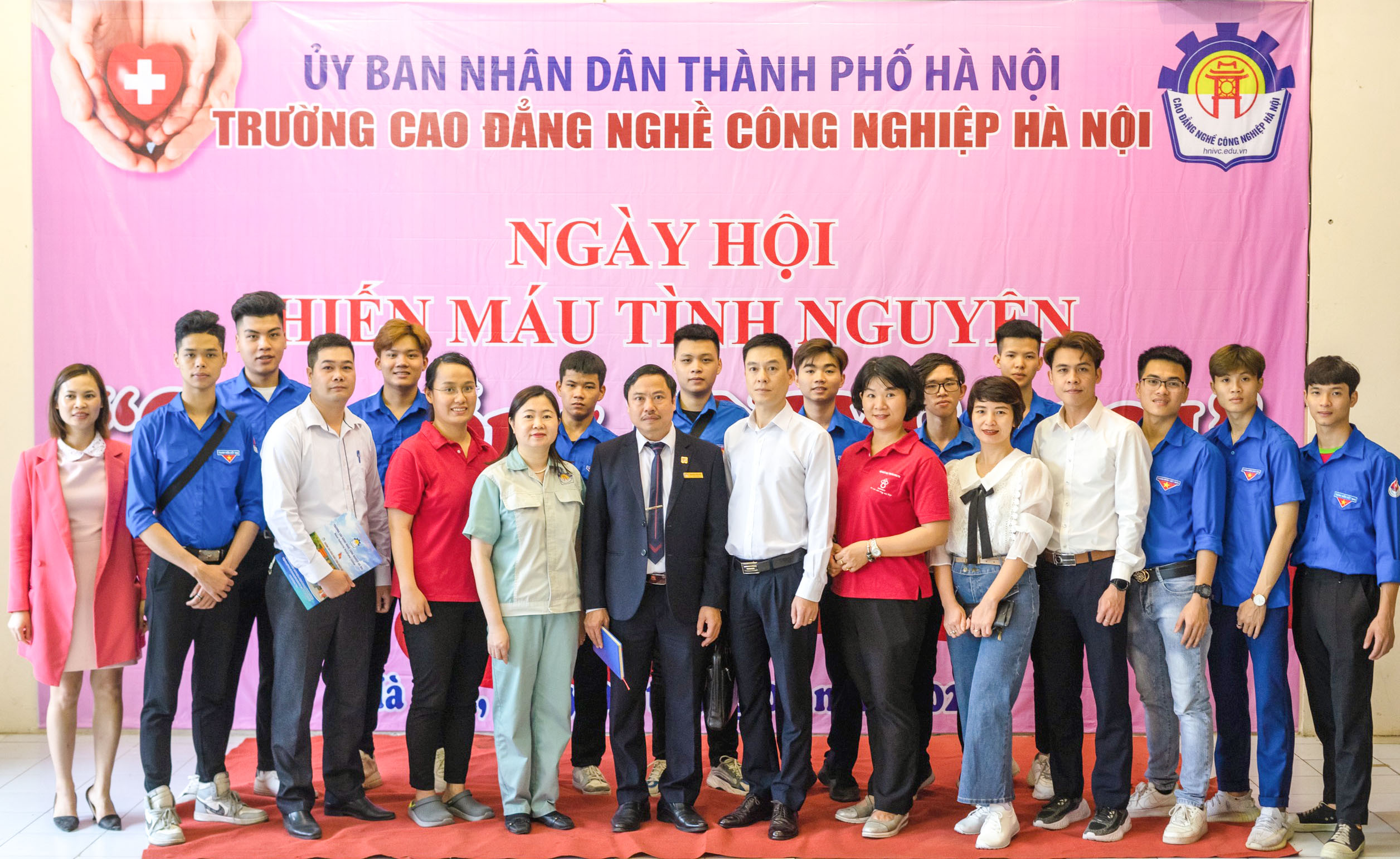 Ngày hội hiến máu tình nguyện “giọt hồng hnivc 2021”